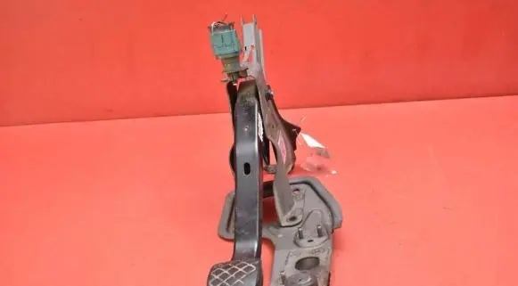 Volkswagen Transporter - Caravelle T5 Accelerator throttle pedal 7H1721057B