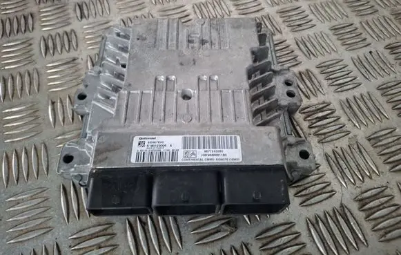 Peugeot 508 Engine control unit/module 9677243580