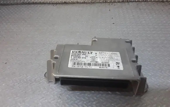 Renault Clio III Airbag control unit/module 8200563368 0285001510