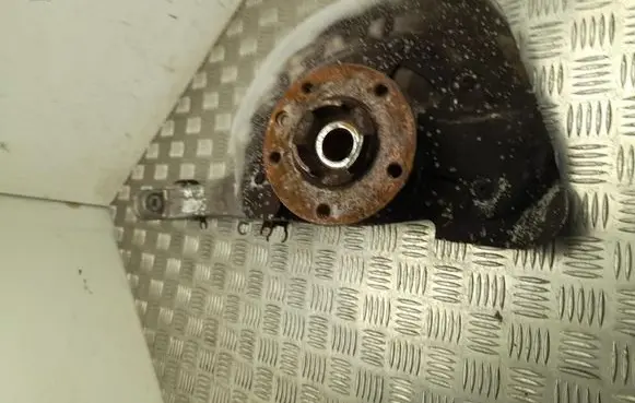Porsche Cayenne (92A) Front wheel hub 
