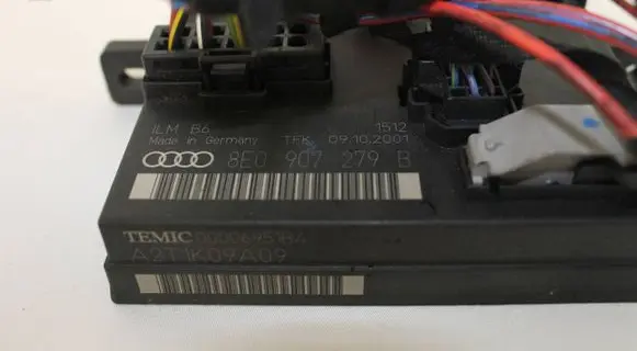 Audi A3 S3 8P Comfort/convenience module 8E0907279B