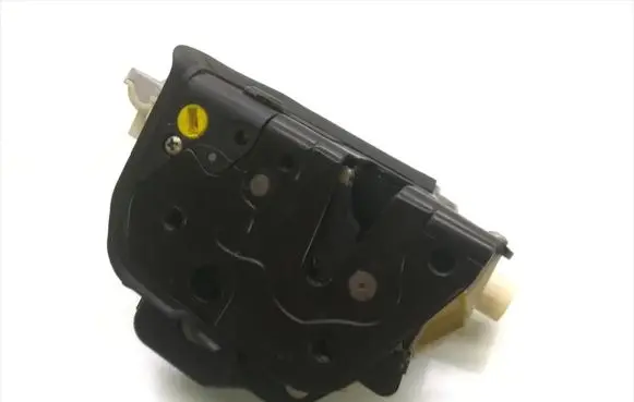 Audi A4 S4 B6 8E 8H Rear door lock 8E0839015AA