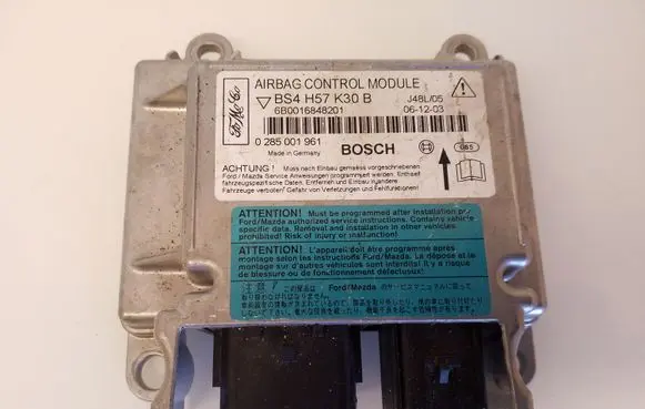 Mazda 3 I Airbag control unit/module BS4H57K30B 0285001961