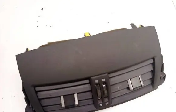 Toyota RAV 4 (XA30) Dash center air vent grill 5567042050