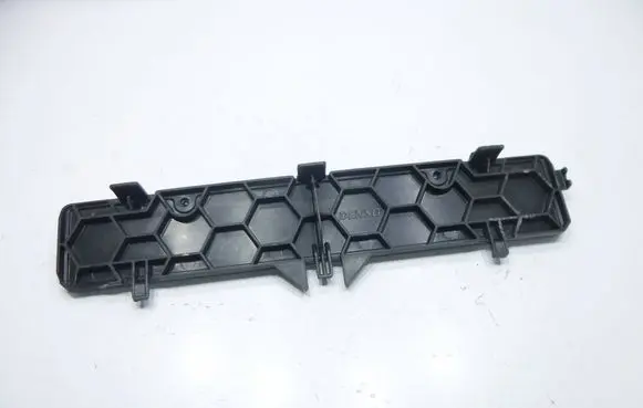 Volkswagen PASSAT B8 Air filter box cover CZ116242 8460