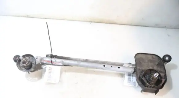 Infiniti Q50 Front wiper linkage 