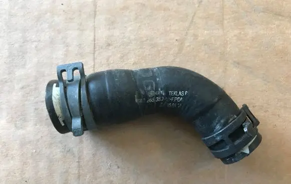 Audi A4 S4 B9 Heater radiator pipe/hose 8W1265352A