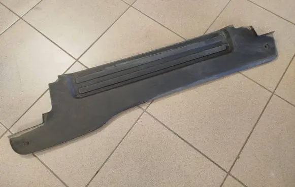 Nissan NV200 Rear sill trim cover 76958BJ00A