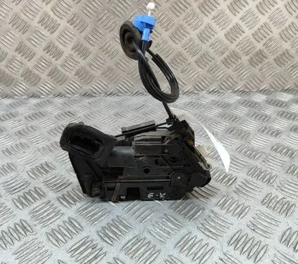 Seat Leon (5F) Rear door lock 5K4839015R
