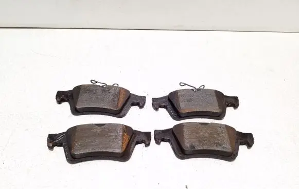 Ford Kuga II Brake pads (rear) 