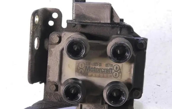 Ford Escort High voltage ignition coil 928F-12029-CA