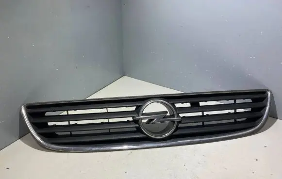 Opel Zafira A Front bumper upper radiator grill 90580685
