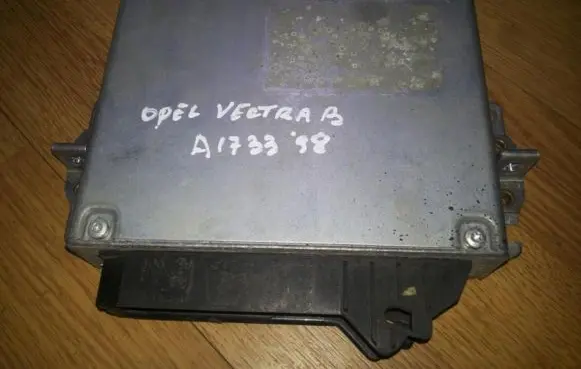 Opel Vectra B Engine control unit/module 