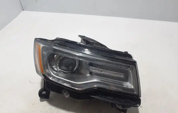 Jeep Grand Cherokee Headlight/headlamp 68111000AD