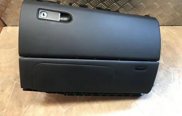 Mercedes-Benz CLS C218 X218 Glove box A2186800291