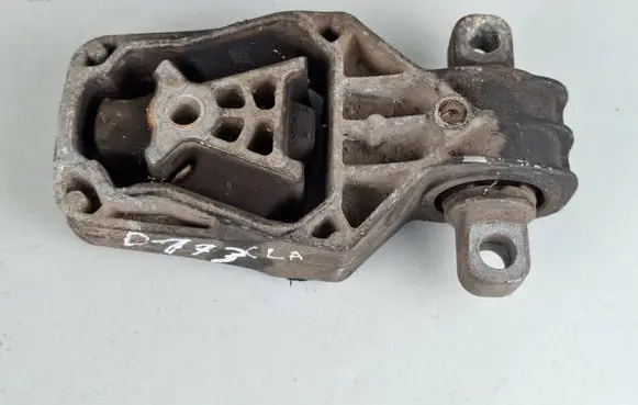 Mercedes-Benz B W246 W242 Engine mount bracket A2462401209