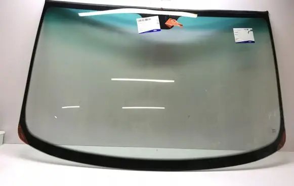 Mercedes-Benz Vito Viano W638 Front windscreen/windshield window 