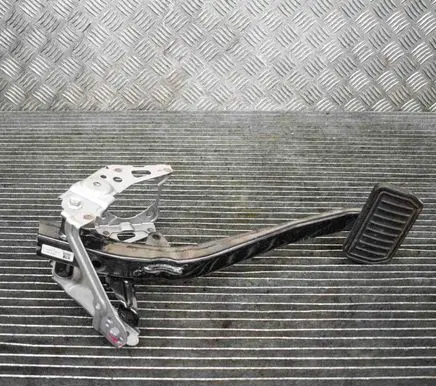 Tesla Model S Brake pedal 105065700A