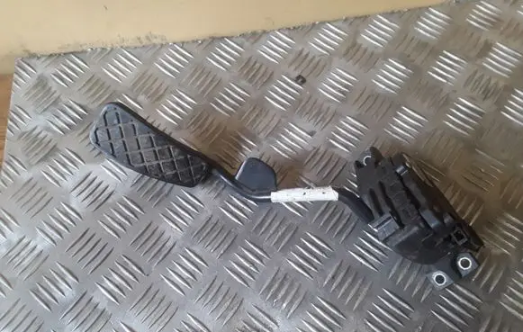 Audi A4 S4 B6 8E 8H Accelerator throttle pedal 8E2721523C 6PV00777033