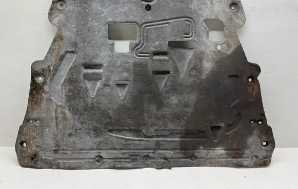 Volvo XC60 Engine splash shield/under tray 32226492 32226491