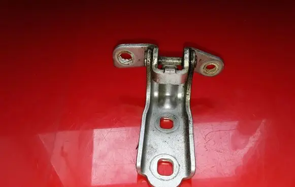 Chevrolet Cruze Rear door lower hinge A046057 P11265