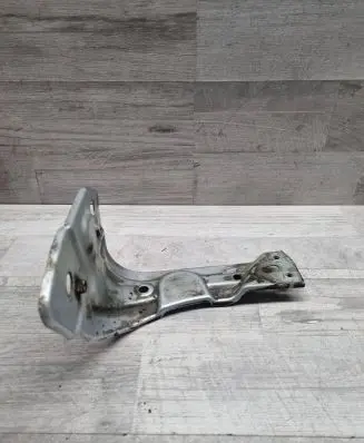 Volkswagen PASSAT B7 Fender mounting bracket 3AA821142