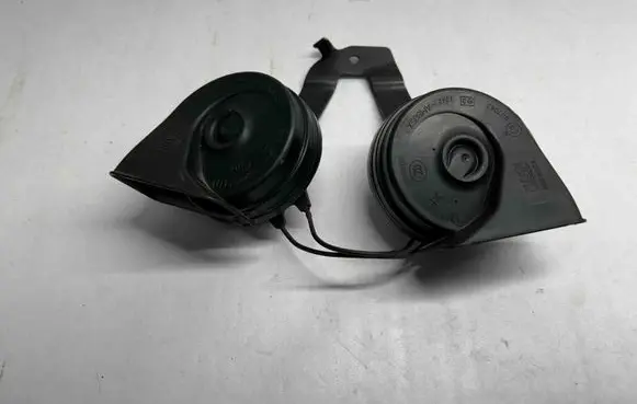 Dodge RAM 1500 DS Horn signal 68290864AC