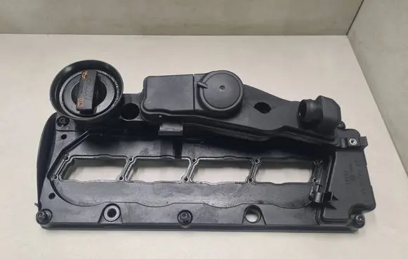 Audi A4 S4 B8 8K Rocker cam cover 03L103469A