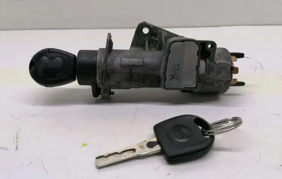 Seat Leon (1M) Ignition lock 4B0905851