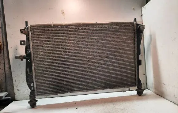 Ford Mondeo Mk III Coolant radiator 2S718005DB 10DEC2002