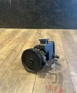 Mercedes-Benz C W204 Power steering pump
