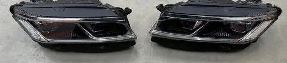 Headlights/headlamps set