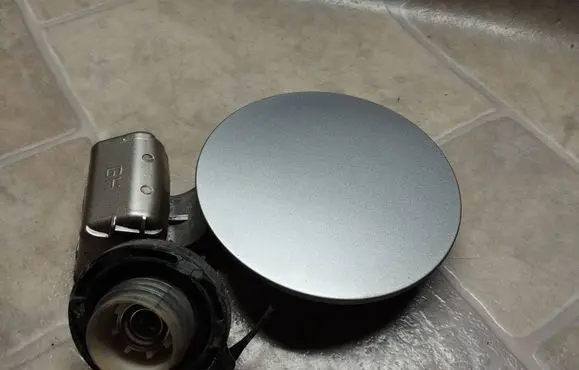 KIA Opirus Fuel tank cap