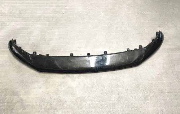 Front bumper lip