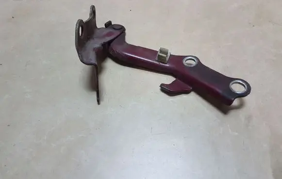 Nissan Qashqai Engine bonnet/hood hinges