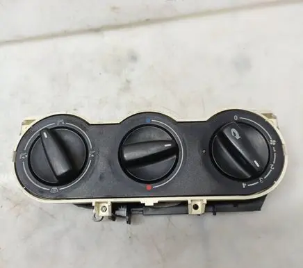 Volkswagen II LT Climate control unit 650578D 0142V8