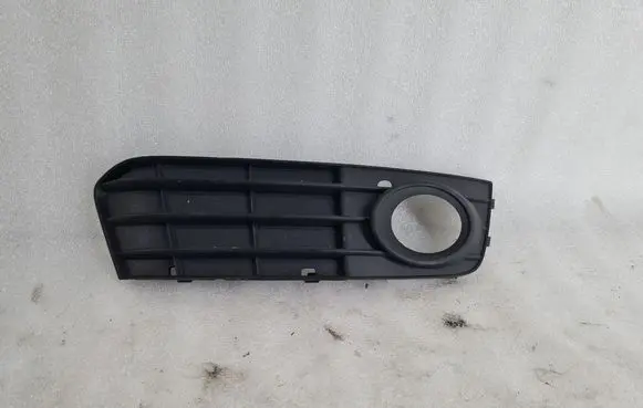Audi A4 S4 B8 8K Front fog light trim/grill 8K0807682A