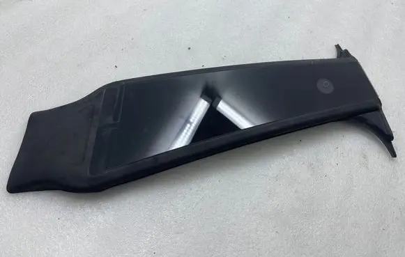 Tesla Model Y (B) Pillar trim (exterior) 151625800E 201210418 ED423325000767