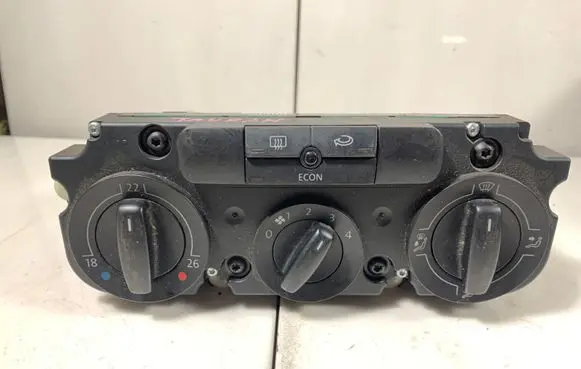 Volkswagen Touran I Climate control unit