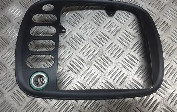 Volkswagen Sharan Radio/GPS head unit trim 7M0858105E