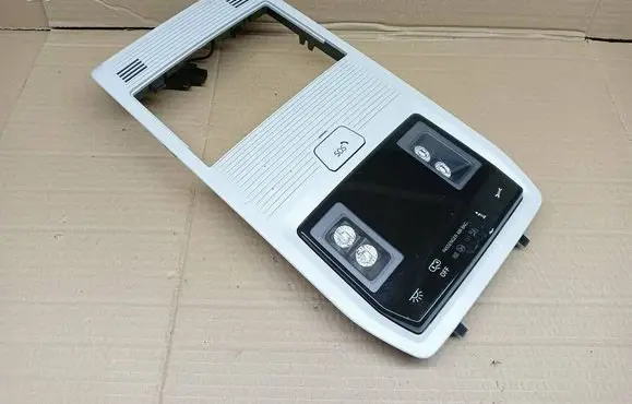 Skoda Octavia Mk4 Headlining lighting console trim 5E3959561H 1052659900