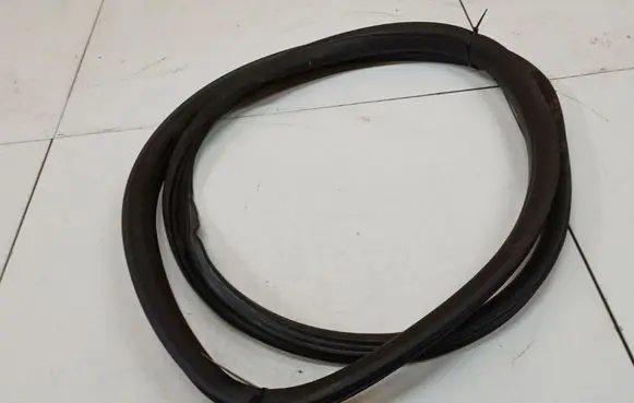 Peugeot 207 Rubber seal rear door 