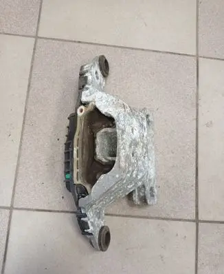 Chevrolet Volt II Engine mount bracket 307579 326F32 23239695