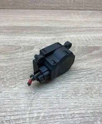 Ford Mondeo MK IV Air flap motor/actuator 1S7H19E616AA EAD551