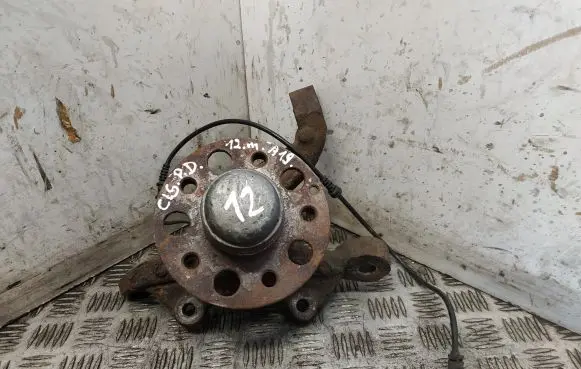 Mercedes-Benz CLS C218 X218 Front wheel hub
