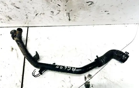 Volkswagen PASSAT B5 Engine coolant pipe/hose