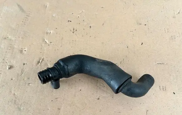 Mercedes-Benz Sprinter W906 Breather hose/pipe A6460160981
