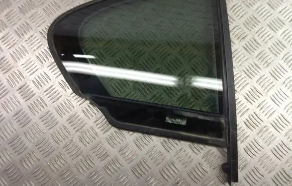 BMW 5 F10 F11 Rear vent window glass 7311246