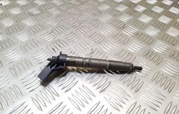 Mercedes-Benz E W211 Fuel injector A6420700587