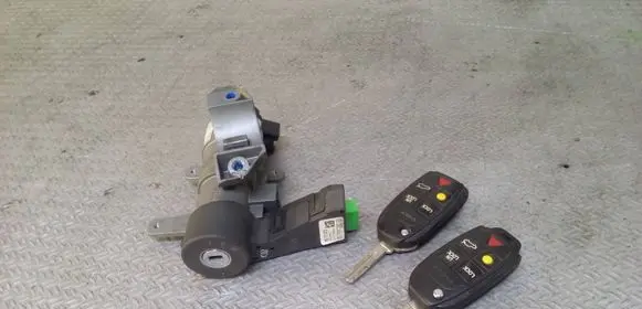 Volvo XC90 Ignition lock 8673073